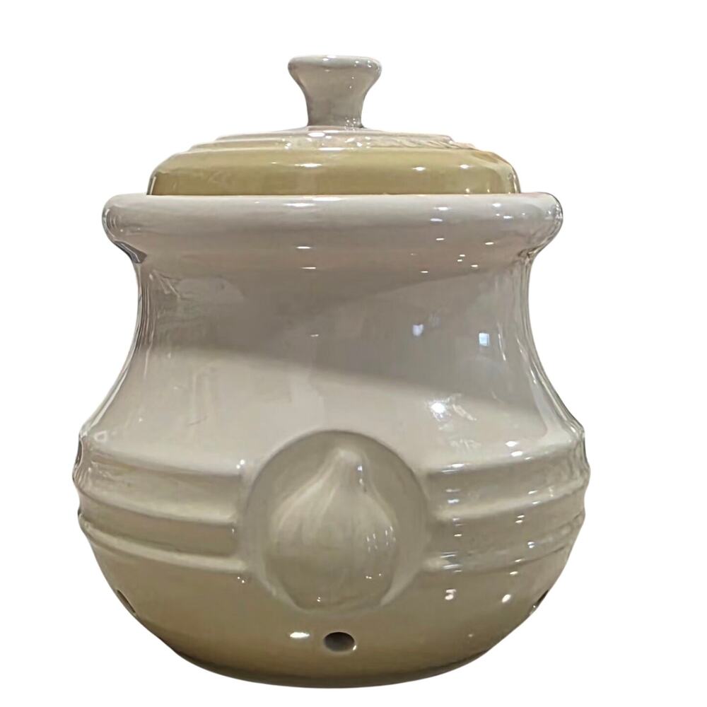 LE CREUSET Garlic Keeper with Lid Dune 14oz/420ML Stoneware